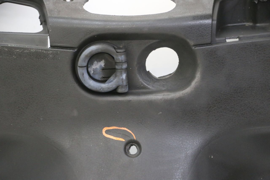 photo de TAPA FRONTAL INTERIOR PIAGGIO X8 125 (2004 - 2007)