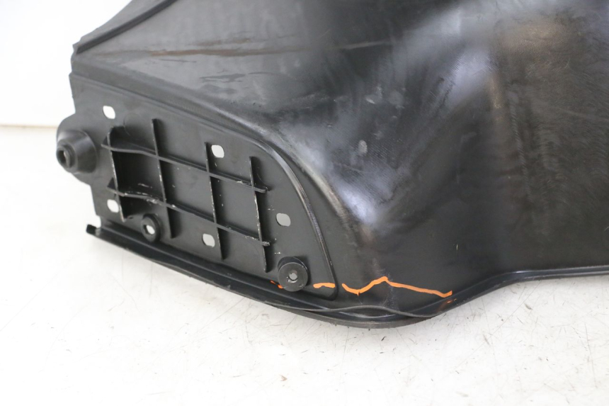 photo de TAPA FRONTAL INTERIOR PIAGGIO X8 125 (2004 - 2007)
