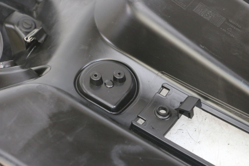 photo de TAPA FRONTAL INTERIOR APRILIA SR 2T 50 (2018 - 2022)