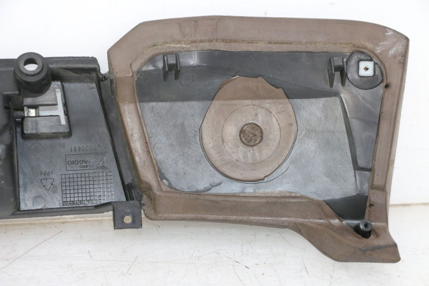 photo de PANEL INTERIOR SUPERIOR PIAGGIO MP3 500 (2014 - 2016)