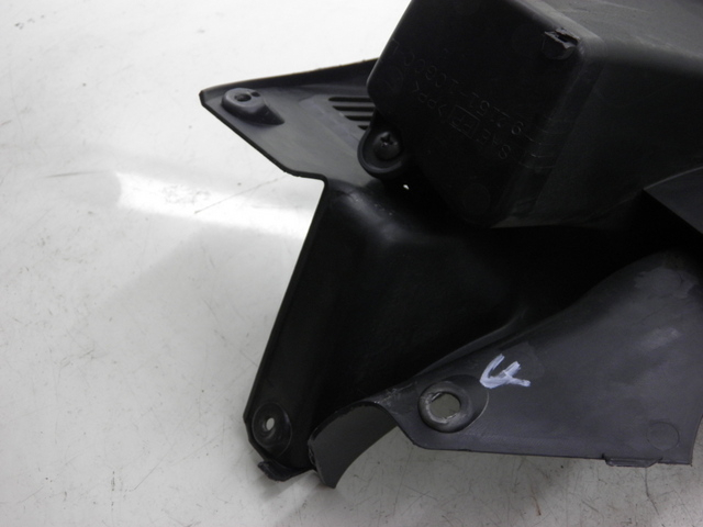 photo de TAPA FRONTAL SUPERIOR SUZUKI BURGMAN EXECUTIVE 650 (2008 - 2010)