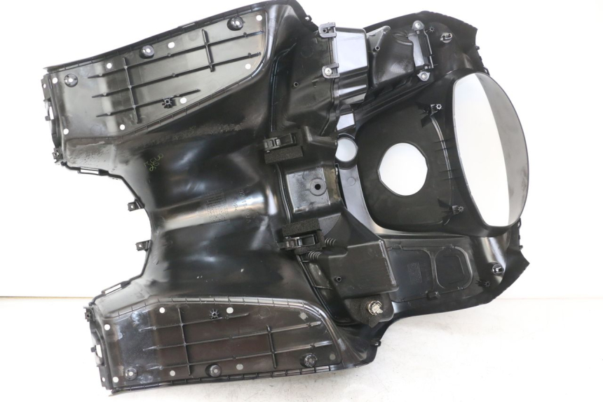 photo de TAPA FRONTAL INTERIOR SUZUKI BURGMAN 125 (2018 - 2021)