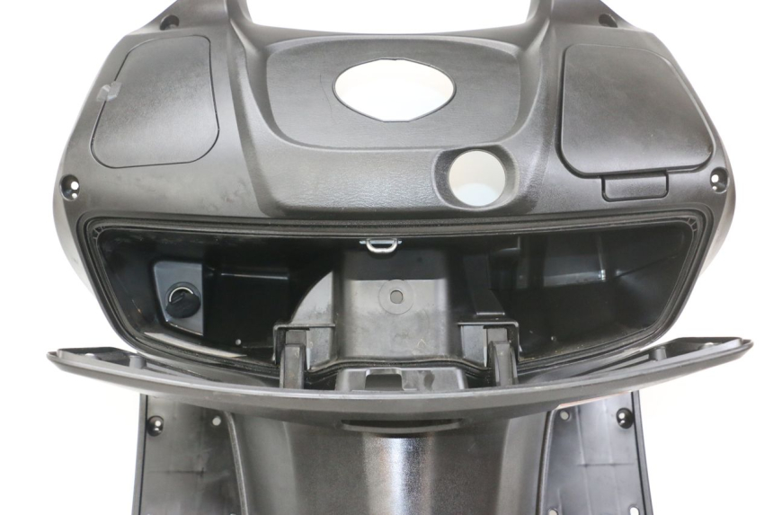 photo de TAPA FRONTAL INTERIOR SUZUKI BURGMAN 125 (2018 - 2021)