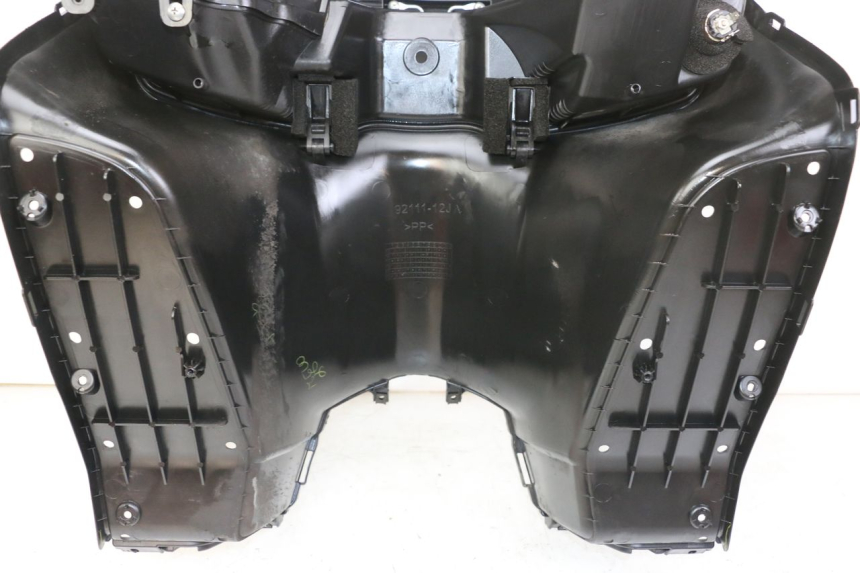 photo de TAPA FRONTAL INTERIOR SUZUKI BURGMAN 125 (2018 - 2021)