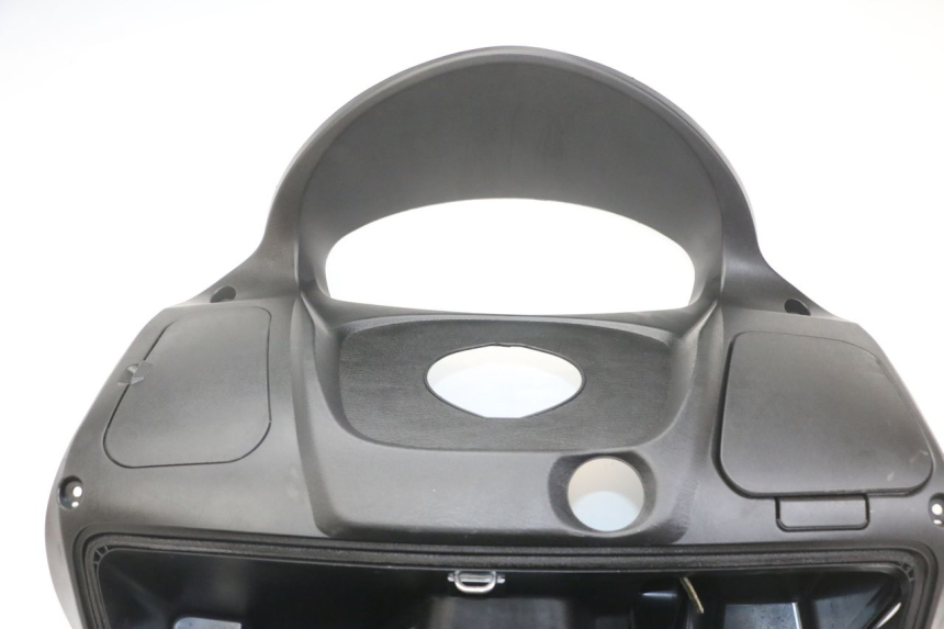 photo de TAPA FRONTAL INTERIOR SUZUKI BURGMAN 125 (2018 - 2021)