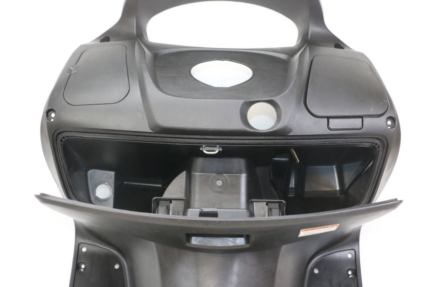 photo de TAPA FRONTAL INTERIOR SUZUKI BURGMAN 125 (2018 - 2021)