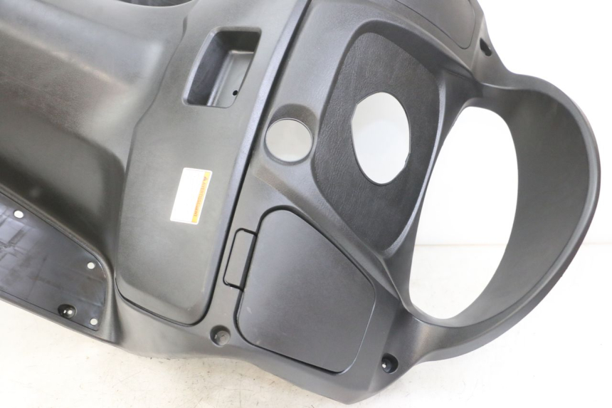 photo de TAPA FRONTAL INTERIOR SUZUKI BURGMAN 125 (2018 - 2021)