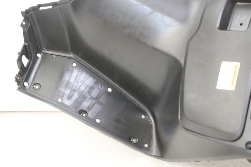 photo de TAPA FRONTAL INTERIOR SUZUKI BURGMAN 125 (2018 - 2021)