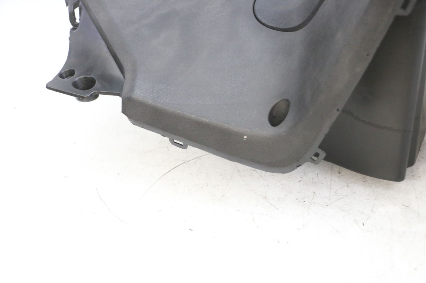 photo de PANEL INTERIOR YAMAHA XMAX X-MAX 125 (2006 - 2009) - Características distintivas