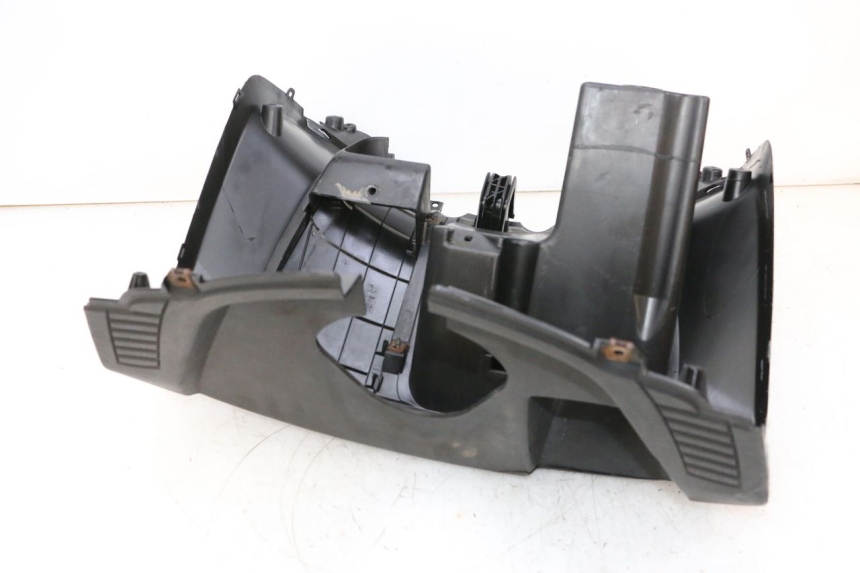 photo de PANEL INTERIOR YAMAHA XMAX X-MAX 125 (2006 - 2009) - Características distintivas