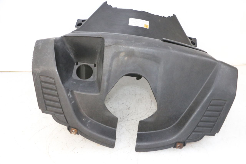 photo de PANEL INTERIOR YAMAHA XMAX X-MAX 125 (2006 - 2009) - Enfoque en la estructura