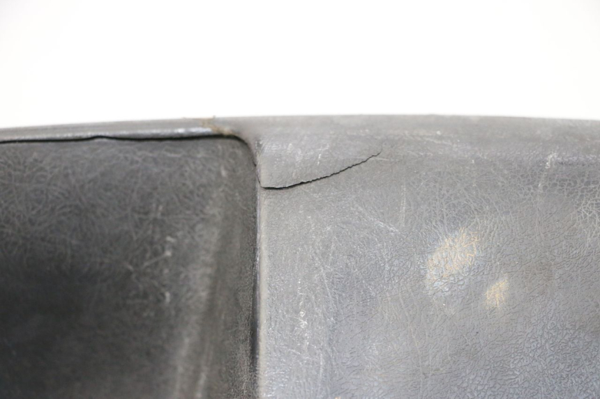 photo de PANEL INTERIOR YAMAHA XMAX X-MAX 125 (2006 - 2009) - Primer plano técnico