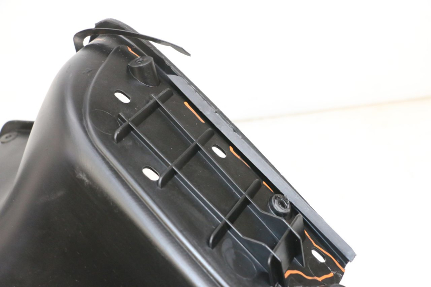 photo de TAPA FRONTAL INTERIOR PIAGGIO XEVO - X EVO 125 (2007 - 2016) - Primer plano de alta resolución