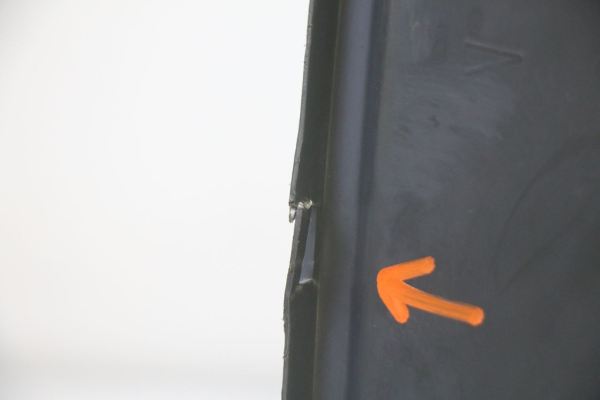 photo de TAPA FRONTAL INTERIOR YAMAHA YP MAJESTY 125 (2002 - 2006) - Marcados y referencias originales