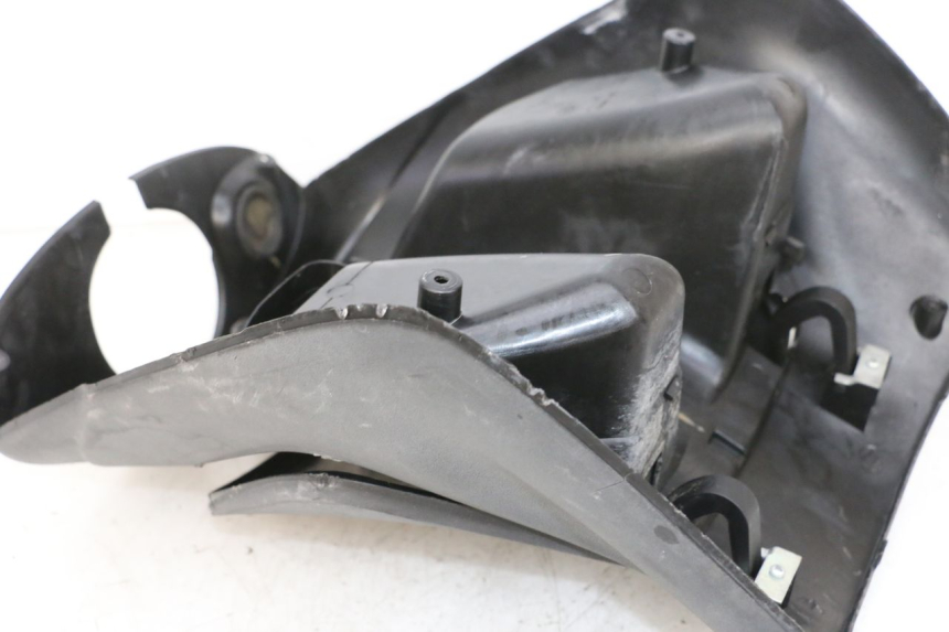 photo de PANEL INTERIOR PIAGGIO ZIP 4T 50 (2018 - 2020) - Detalles de los puntos de fijación