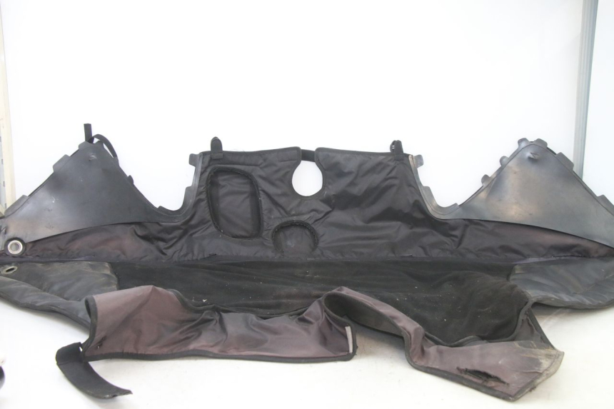 photo de CUBREPIERNAS SUZUKI BURGMAN 125 (2018 - 2021) - Características distintivas