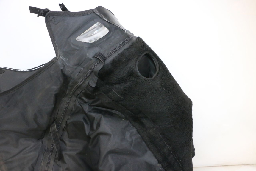 photo de CUBREPIERNAS PIAGGIO MP3 HPE 300 (2019 - 2026) - Características distintivas