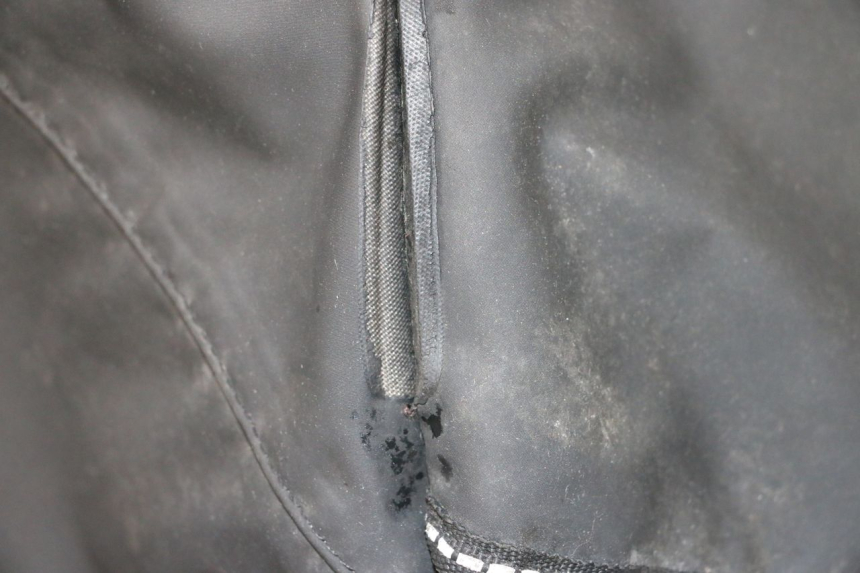 photo de CUBREPIERNAS PIAGGIO MP3 HPE 300 (2019 - 2026) - Perfil de la pieza de repuesto