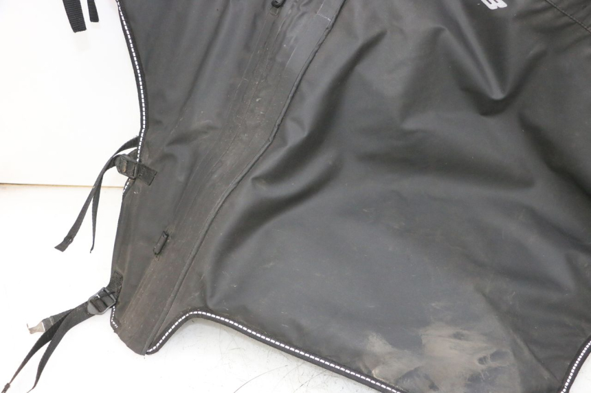 photo de CUBREPIERNAS PIAGGIO MP3 HPE 300 (2019 - 2026) - Zoom estado de uso