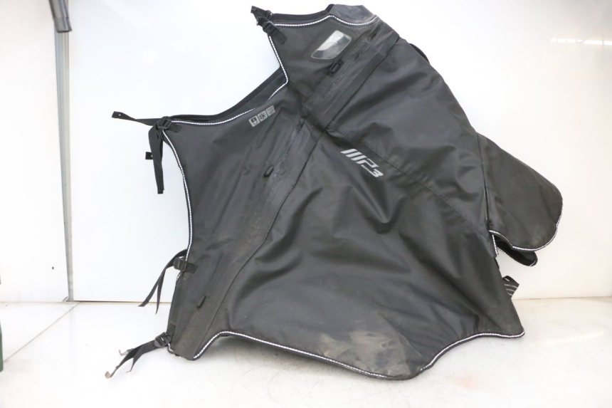 photo de CUBREPIERNAS PIAGGIO MP3 HPE 300 (2019 - 2026) - Primer plano técnico