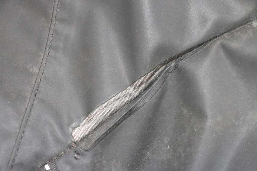 photo de CUBREPIERNAS PIAGGIO MP3 HPE 300 (2019 - 2026) - Primer plano técnico