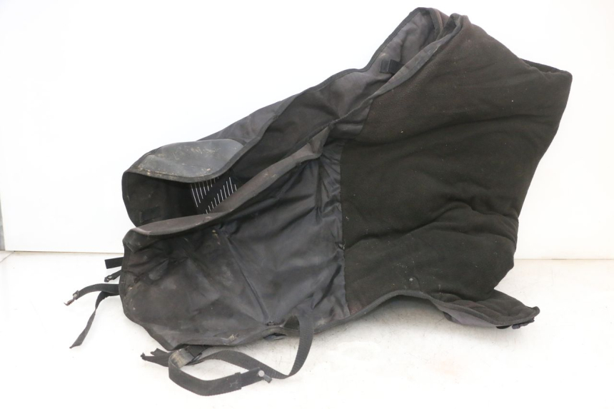 photo de CUBREPIERNAS PIAGGIO XEVO - X EVO 125 (2007 - 2016) - Primer plano de alta resolución