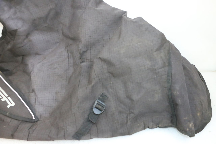 photo de CUBREPIERNAS PIAGGIO XEVO - X EVO 125 (2007 - 2016) - Perfil de la pieza de repuesto