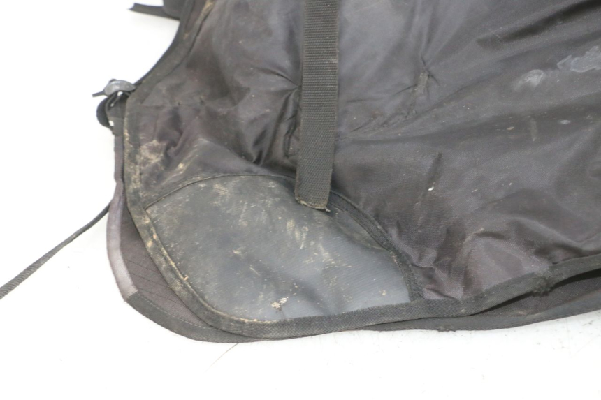 photo de CUBREPIERNAS PIAGGIO XEVO - X EVO 125 (2007 - 2016) - Estado de la superficie y material