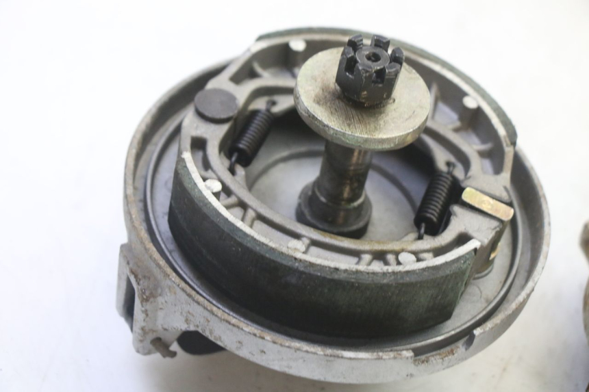 photo de FRENO TAMBOR DELANTERO HYTRACK S 150 (2003 - 2011)