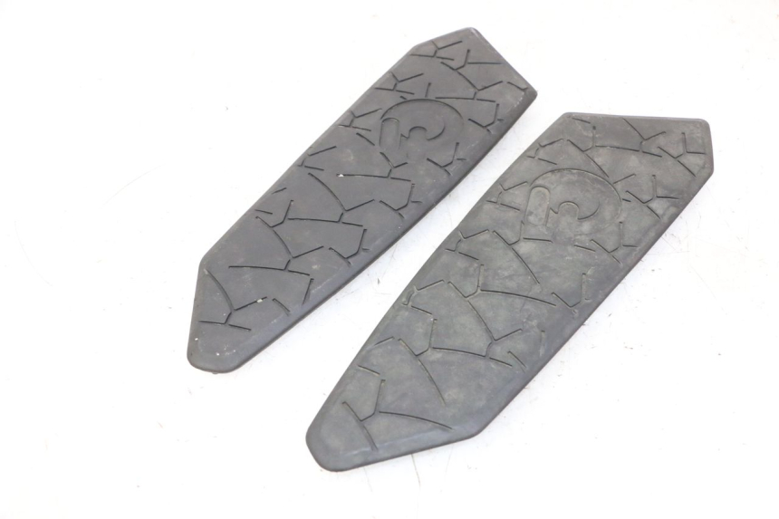 photo de TAPA REPOSAPIES GOMMA QUADRO 4 4D 350 (2015 - 2018)