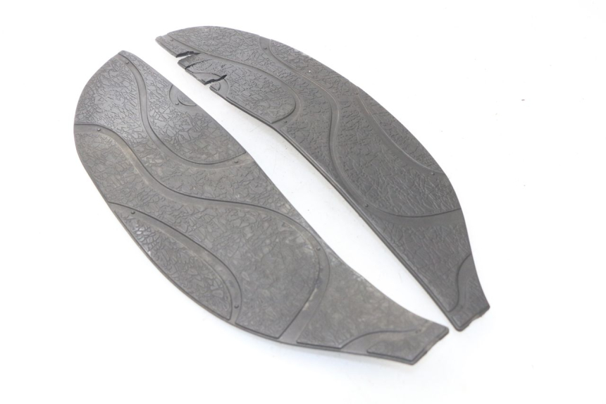 photo de TAPA REPOSAPIES GOMMA APRILIA SCARABEO GT 125 (1999 - 2007)