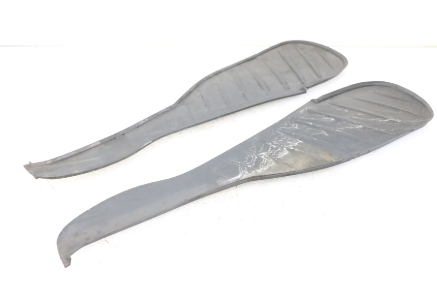 photo de TAPA REPOSAPIES GOMMA BMW C1 125 (2000 - 2003)