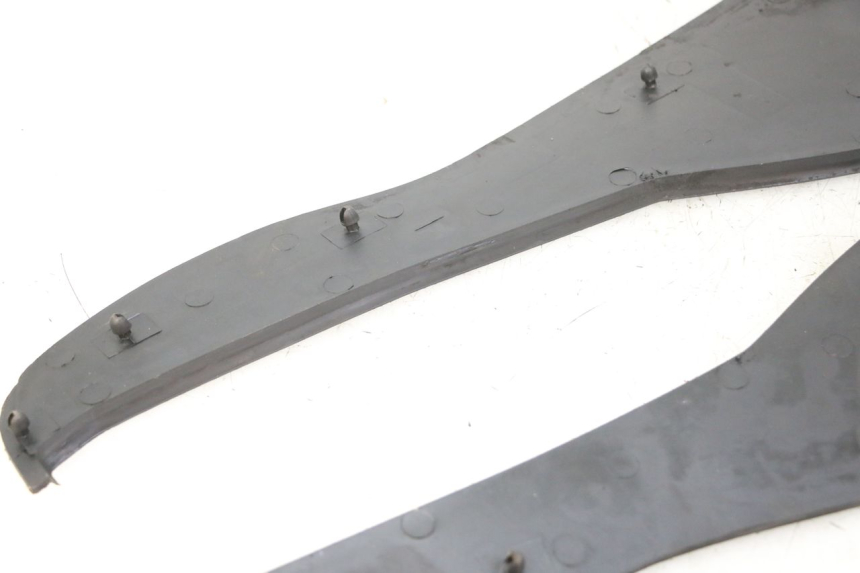 photo de TAPA REPOSAPIES GOMMA BMW C1 125 (2000 - 2003)