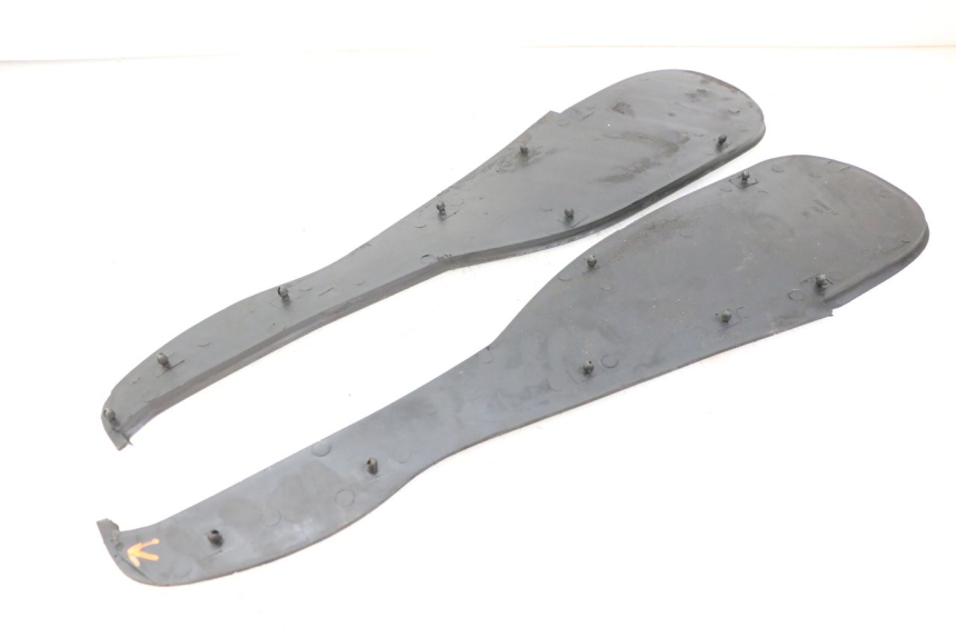 photo de TAPA REPOSAPIES GOMMA BMW C1 125 (2000 - 2003)