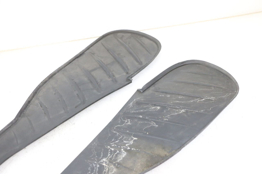 photo de TAPA REPOSAPIES GOMMA BMW C1 125 (2000 - 2003)
