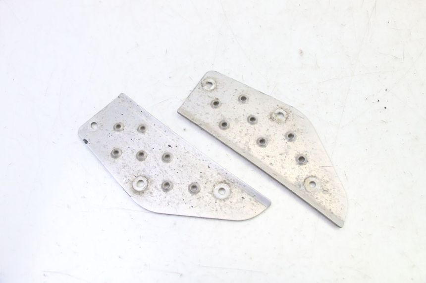 photo de TAPA REPOSAPIES GOMMA YAMAHA BW'S 100 (1999 - 2002)
