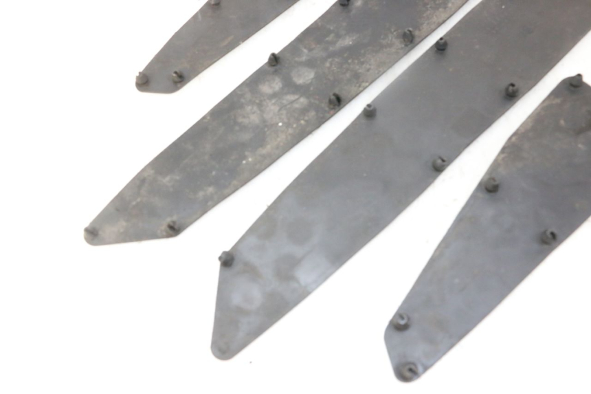 photo de ALFOMBRA DE PASO KYMCO DINK STREET 125 (2009 - 2014)