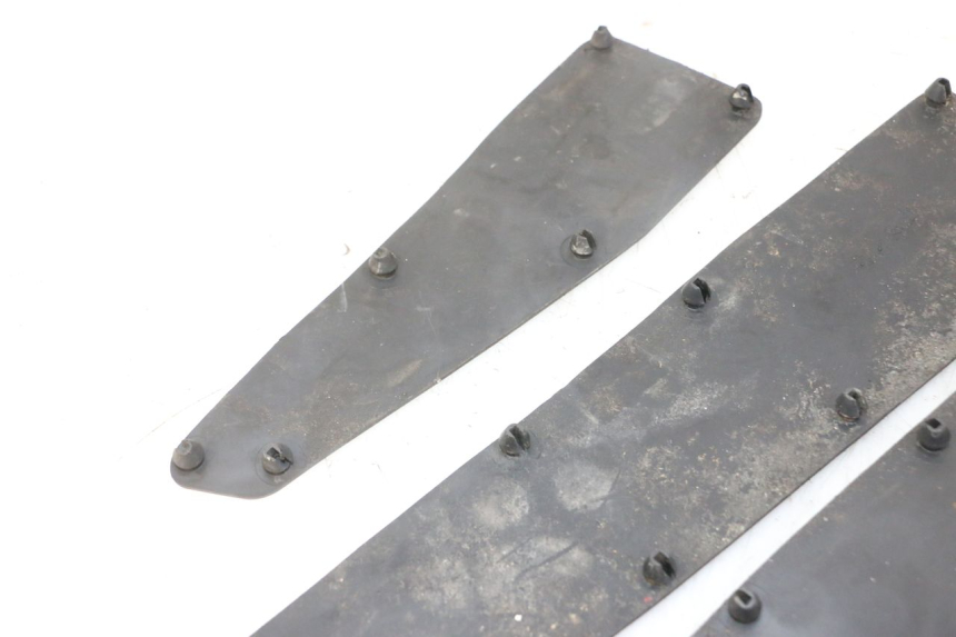 photo de ALFOMBRA DE PASO KYMCO DINK STREET 125 (2009 - 2014)