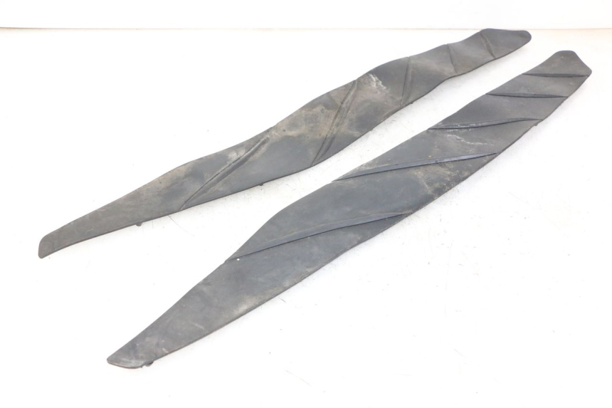 photo de TAPA REPOSAPIES GOMMA HONDA FORZA ABS 300 (2013 - 2019)