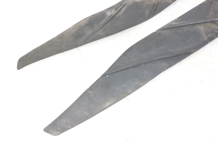 photo de TAPA REPOSAPIES GOMMA HONDA FORZA ABS 300 (2013 - 2019)