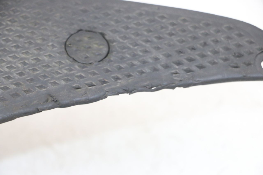 photo de TAPA REPOSAPIES GOMMA GILERA NEXUS 300 (2008 - 2013)