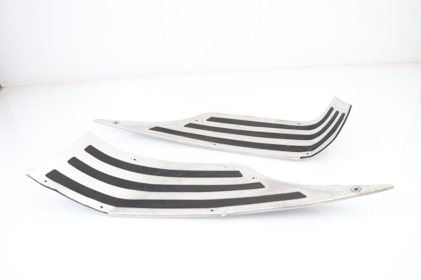 photo de TAPA REPOSAPIES GOMMA GOWINN DOLCE VITA 125 (2007 - 2013)