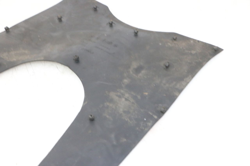 photo de TAPA REPOSAPIES GOMMA KYMCO GRAND DINK 125 (2002 - 2007)