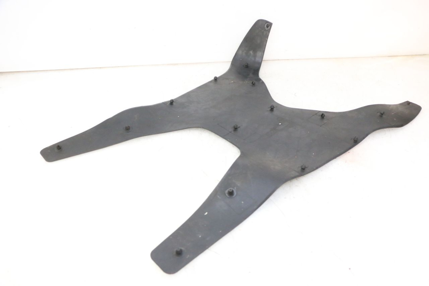 photo de TAPA REPOSAPIES GOMMA DAELIM HISTORY 125 (2001 - 2002) - Detalle de la pieza