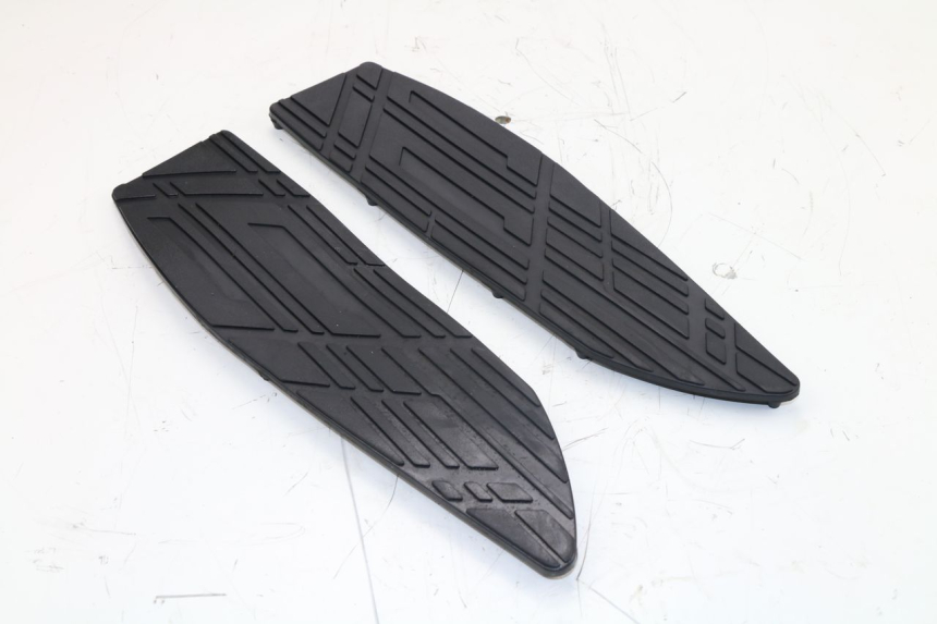 photo de TAPA REPOSAPIES GOMMA KAWASAKI J300 300 (2014 - 2017)