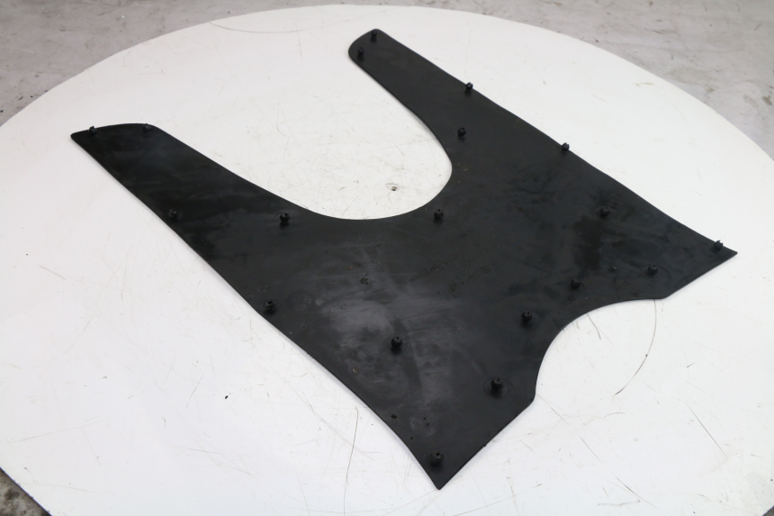 photo de TAPA REPOSAPIES GOMMA KYMCO GRAND DINK 125 (2002 - 2007)