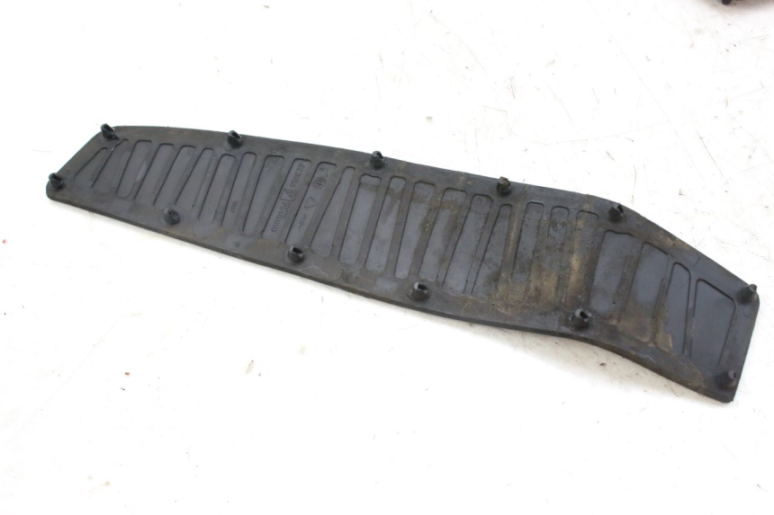 photo de ALFOMBRA DE PASO PIAGGIO MP3 RL 250 (2007 - 2010)