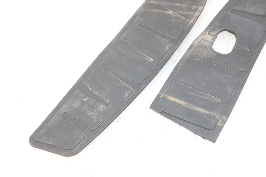 photo de ALFOMBRA DE PASO PIAGGIO MP3 RL 250 (2007 - 2010)