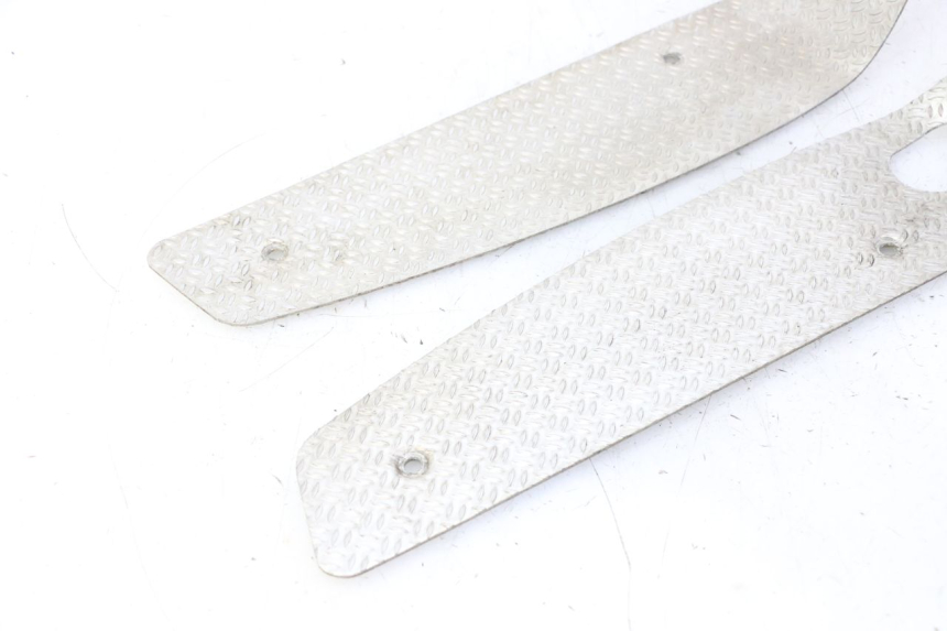 photo de TAPA REPOSAPIES GOMMA PIAGGIO MP3 500 (2011 - 2015)