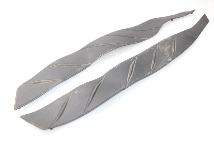 photo de TAPA REPOSAPIES GOMMA HONDA NSS EX FORZA 250 (2005 - 2013)